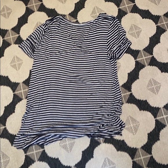 Soft Hollister top - Picture 2 of 5